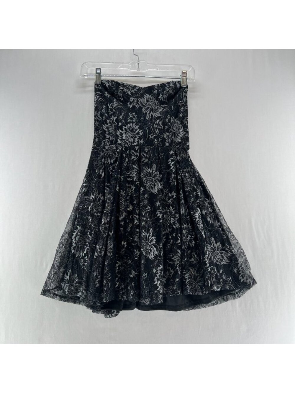 Forever 21 Metallic Floral Lace Strapless Dress Size S Lined Skater Black Silver - Picture 1 of 13